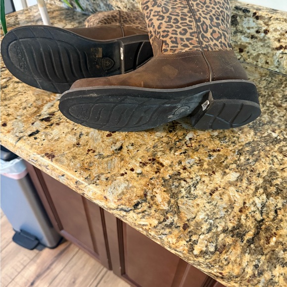 Ariat Brown Leopard Print Women's Boots - Picture 4 of 5